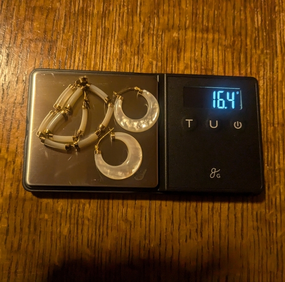 14k Yellow Gold Mother of Pearl Bracelet and Hoop Earrings Set - Picture 6 of 16